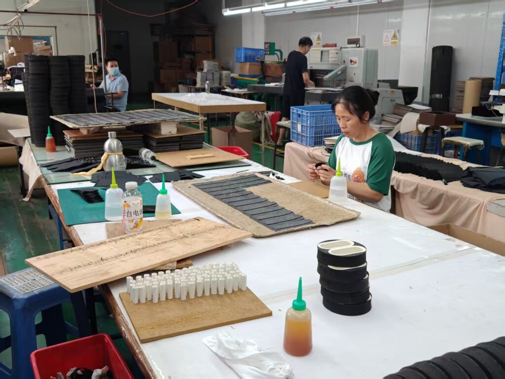 T.WING-PAK Mfg. Co., Ltd.:For 19 years, doing only one thing, this Guangzhou enterprise sold wooden box packaging all over the world.插图2 工人4