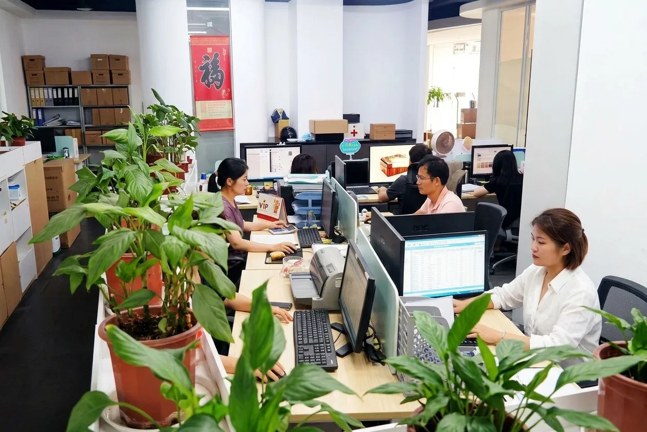 From 3D Mockup to Mass Production: A 19-Year Factory's Workflow 2 office scene